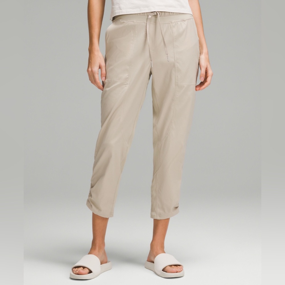 Dance Studio Mid-Rise Cropped Pant - Mojave Tan